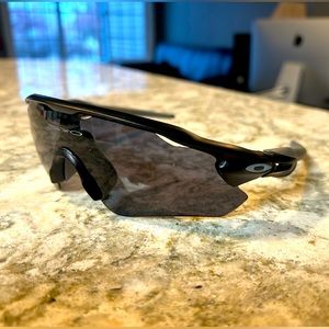 Radar Sunglasses Black (New)